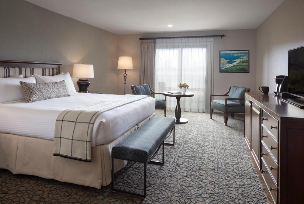 Harbor Room interior