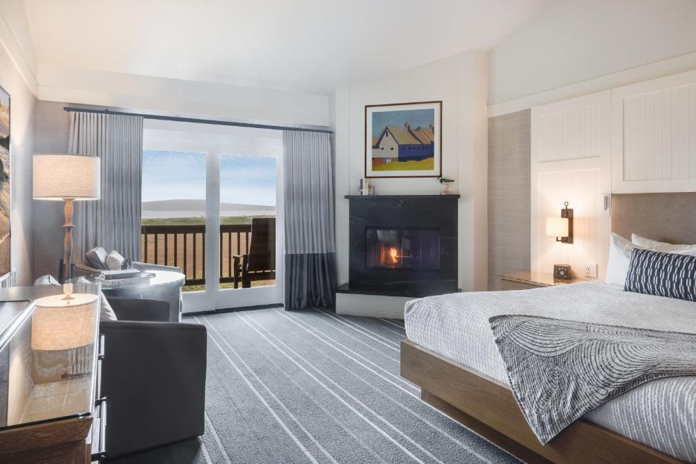 Bodega Bay Upper Room interior